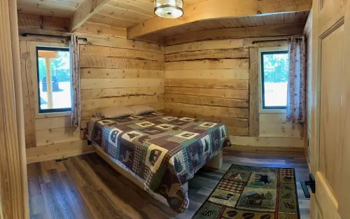 Big Bear Hideaway - St Germain Cabin 1 on St Germain River Hotels in St. Germain