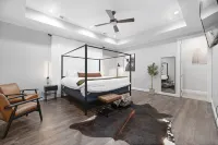 4500 sq ft. Cozy/Luxe Mountain style retreat in South CLT- 2 King Masters! Weddington住宿飯店