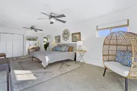 Twin Palms - water views! close to downtown Ocean Springs! With game room & dock