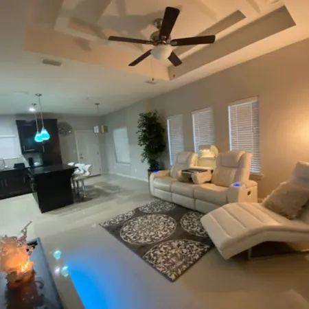 McAllen Tx Divine Apartment 2Bedroom-2Bath, Patio, close Airport, Shopping
