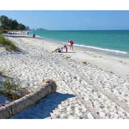 Close to parks, beaches and downtown Naples