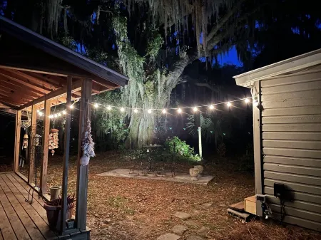 Great One Room with Full Bath Guest House!