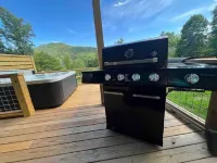 Modern Cabin for 8,w/Hot Tub+mtn view+1m from downtown Clayton, Outdoor Space