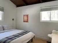 Snug Chalet - Family-Friendly, Wi-Fi + Close to Mount Snow