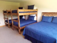 Pictured Rocks, snowmobiling, ice caves, biking, hiking, skiing, waterfalls,etc! Hotel a Chatham