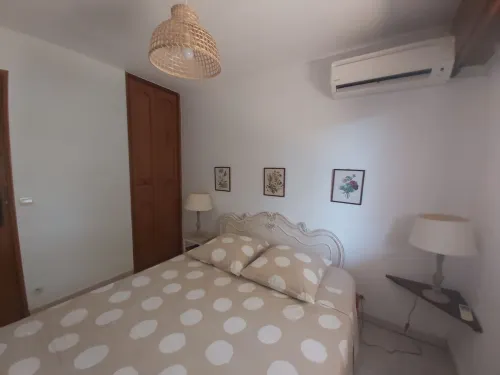 Villa des Cyprès Property Magnificent Secure and Peaceful Private Parking Lot