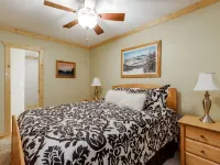 Summit Condo 201A - Recently Renovated, Great Views, Close to Village! Hoteles en Edray
