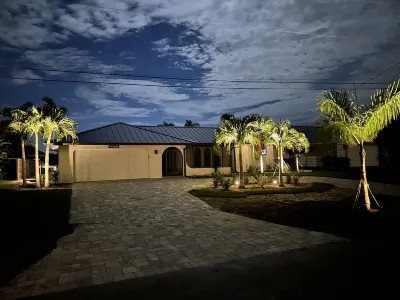 Heated Saltwater Pool • Hot Tub • 4Br/3BA • Gulf Access + Boat Lift • Clean Home Hotels near Reel Revenge Deep Sea Fishing Charters