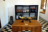Charming rural house with swimming pool 3 km from the city of Granada. parking