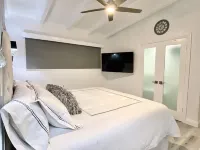 Extremely Luxurious Beach Getaway - 2blks to beach - 2 stjerner