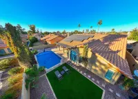 Tranquil Retreat at Ocotillo, 4Bd, 2.5BA, Huge Pool with Heater, and Pool Table.