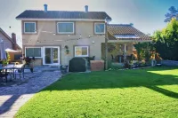 Spacious 4-bedroom suburban retreat in San Diego! Backyard, BBQ, Pool & Jacuzzi Hotels near Tierra Santa Shopping Center