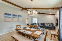 Walk to Beach Cottage with Private Pool and Golf Cart