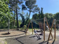 Amazing Location! Luxury 2 bed family apartment near Sandbanks - 400m to beach!