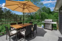 Beautiful 6 bedroom Ellicottville Chalet Hotels in Mansfield