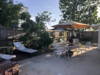 Peaceful, close to water attractions & Fishing Public Beach Access #3 PCB., Fl.附近的飯店