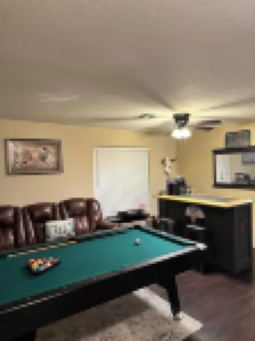 Cozi 3 bedroom with pool table and full bar