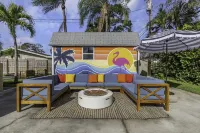 Fun! 4 Bedroom, 7 Beds - Pool Playground Game Room Putting Green in Clearwater!