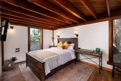 Calgary Haus - woodsy cabin vibes surrounded with nature, comfort, and style Hotels in der Nähe von Rim of the World Highway