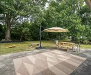 Charming 3-bedroom Midcentury modern home, retro vibe and stylish furnishings. Hotels near Sailwinds Playground