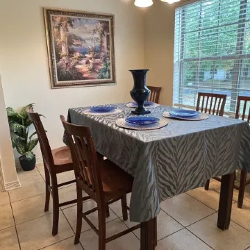 BestStays@Sapphire- a Duplex Near Hospitals large groups ok.TVs in all rooms