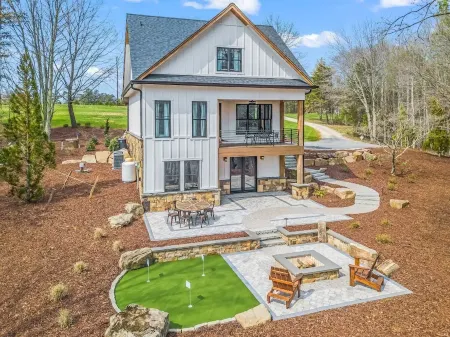 Treetop - 3 King Suites- sister property next door #1559015