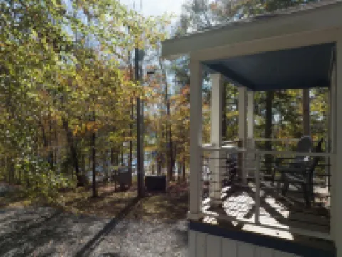 Cozy 1-Bedroom Tiny Home 1/2 Mile from Marina and Boat Ramp #405! Hotels in Jamestown