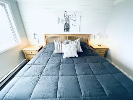 2BR/2BA Luxury Ski in/out condo at Snowshoe Mountain Lodge!