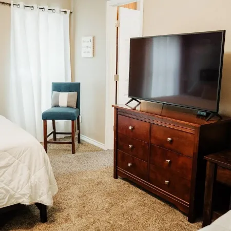 Casa de Tia Lala Cozy 6 beds near Expo Center, Airport, & Zoo