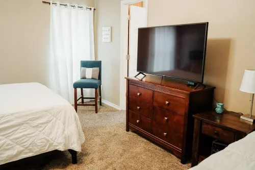 Casa de Tia Lala Cozy 6 beds near Expo Center, Airport, & Zoo