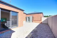 Geethree - Family escape