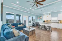 Views from 2 decks - 1000ft to the sand - HUGE deck with bar, views and games