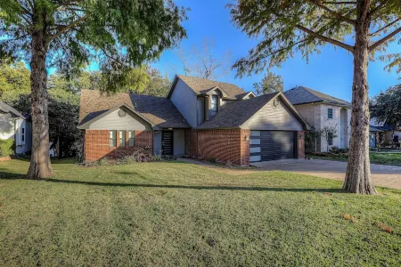 Lake Front in Rowlett 3 Bedroom 2.5 Bath Отели в г. Роулетт