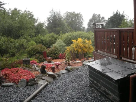 SNOWDONIA LOG CABIN RETREAT 4 BERTH FAMILY/PET FRIENDLY. STUNNING MOUNTAIN VIEWS