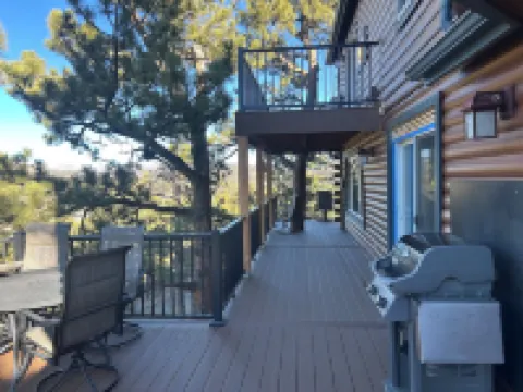 Majestic views! 4 bedroom, 4.5 bath home close to town