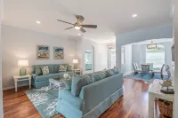 New! Coastal Perfection 3BR/2BA with HEATED POOL - Wi-Fi