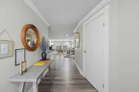 The Lilac Suite - Private Outdoor Deck, Newly Renovated, 3 miles to downtown WW