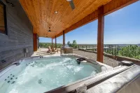 New Epic Mountain Top Cabin/Stargazer's Dream/Families or Weddings/Hot Tub