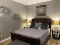 Beautiful Renovated Studio Close to Pensacola Beach