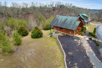 Private Hot Tub, Game Room,Community Pool,Big Yard, Soaky MT Waterpark Discount
