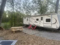 Experience Glamping in style. Private Hot tub spa! Private lake -Pet Friendly