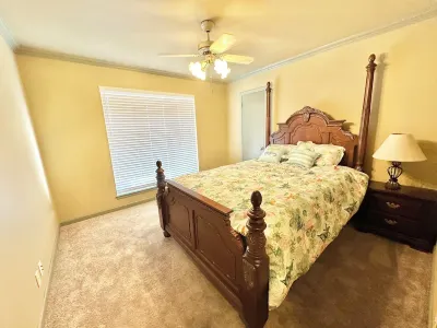 4 Bedroom spacious and peaceful house! Hotels in South Tulsa - Woodland Hills