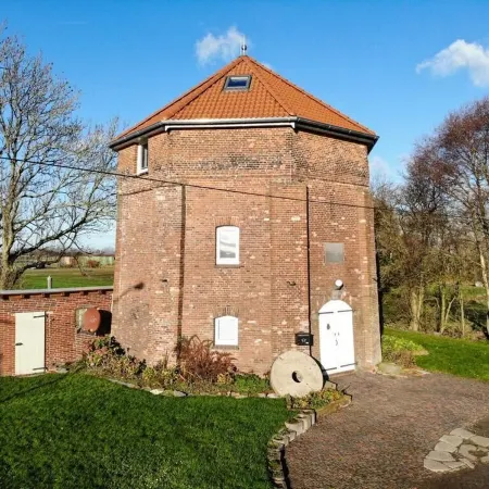 200 year old windmill as a vacation home near Greetsiel. Pet friendly!