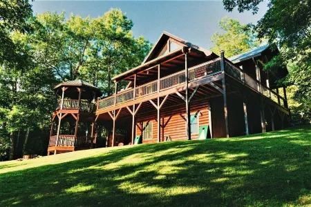 Beautiful Views of The Great Smoky Mountains From Anywhere Indoors or Out!