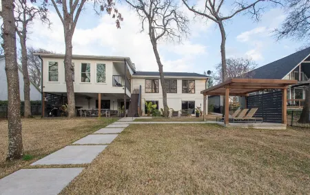 Newly renovated! All Decked Out and Ready for Fun at Star Harbor