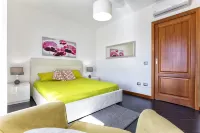 Spectacular new penthouse with sea and green view, 5th floor, with free wi-fi