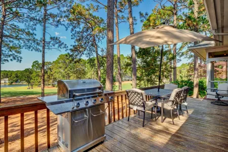 Luxury Golf Simulator, Golden Tee, Shuffleboard, Hot Tub and Stunning Views!