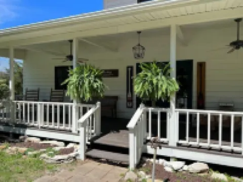 Old Southern - Lakefront - Dog friendly