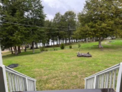 Old Southern - Lakefront - Dog friendly