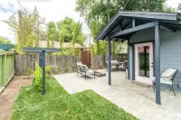 Lovely Remodeled Home! Walk Downtown! w/firepit - de charme